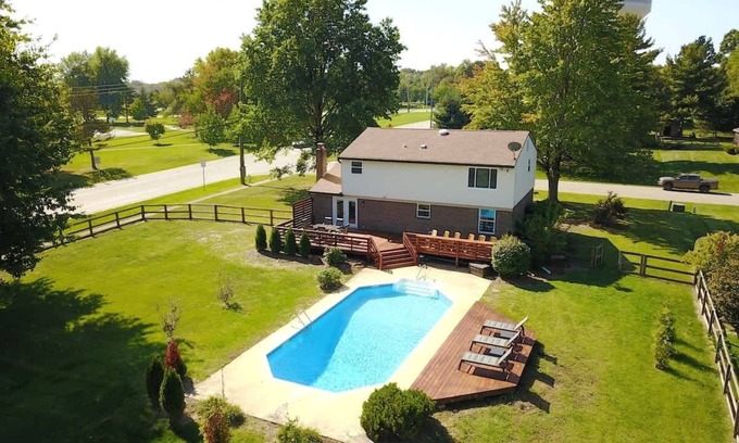 Roselawn Finance Maison | Amazing Pool & Walk to the Park