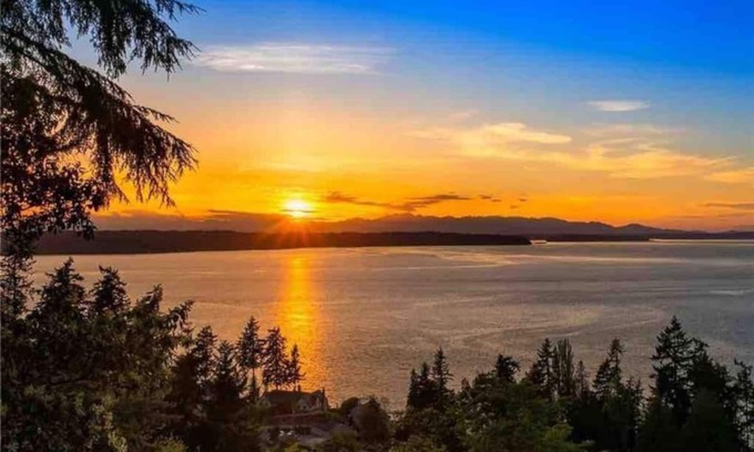 Three Tree Point Appartement | Amazing Puget Sound View House (Studio)