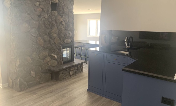 Hager City Maison | Amazing renovated acreage with heated pool + hottub (september 1