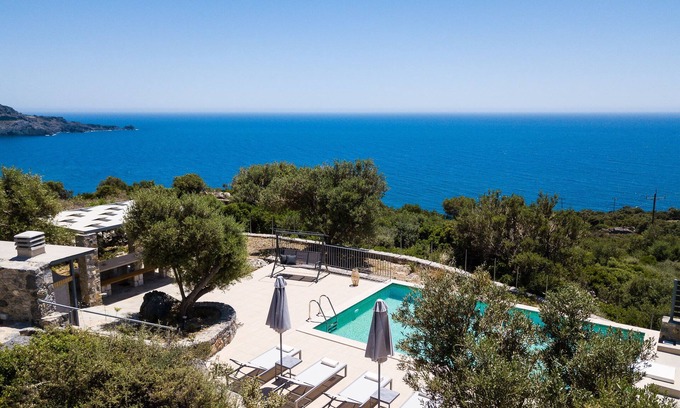 Agios Vasileios Villa | Villa avec vue imprenable sur la mer, intimité totale et piscine privée! A 2 km de la plage!