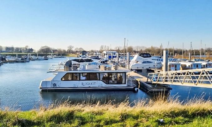 Ophoven Location De Bateaux | Superbe navire à Ophoven avec cuisine