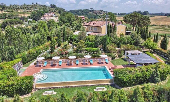 Palaia Villa | Villa à Forcoli avec 7 chambres à coucher, 16 couchages