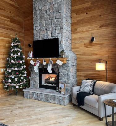 Climax Springs Maison | Amazing Vacation Home on the 56 MM, Dock, Water Toys, Fire Pit, 5 bedrooms/5 baths