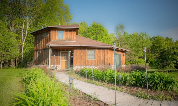 Finlayson Maison | Incroyable espace voûté entouré de terrasses dans la forêt avec un cinéma maison de 120 "