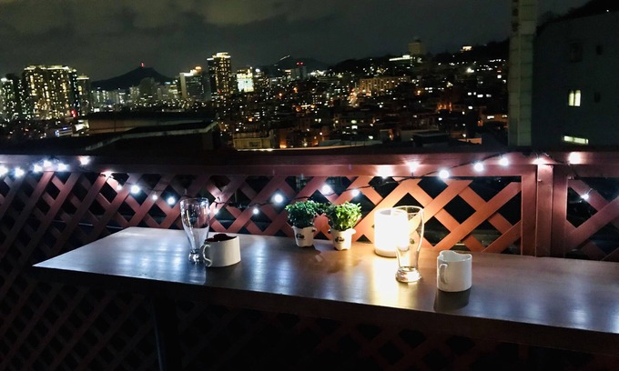 Yongsan-gu Appartement | Vue imprenable depuis un toit privé sur la colline de Namsan au centre de Séoul