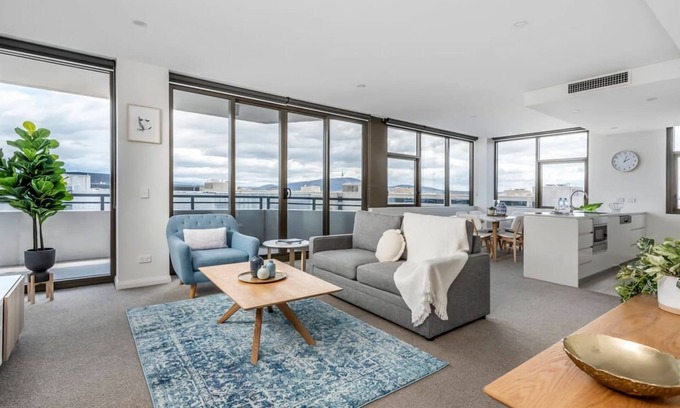Barton Appartement | Amazing View In Large Apartment Barton ACT