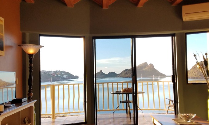 Sector Bahia Copropriété | VISTAS INCREÍBLES desde este espacioso baño de 2 habitaciones y 2 camas