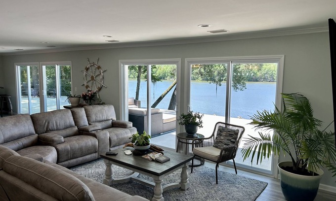 Camden Maison | Amazing Views inside & out, just miles from town!