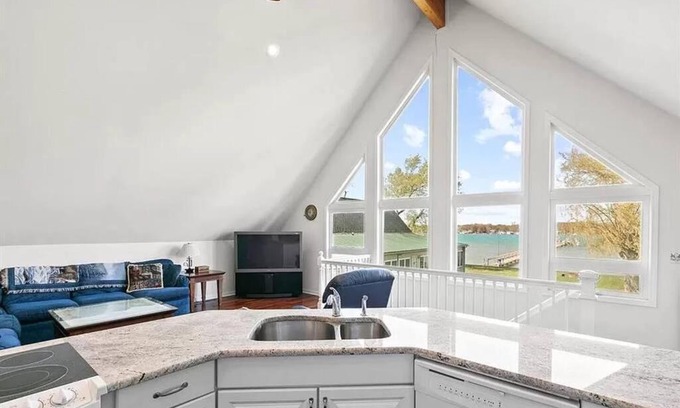 Harsens Island Maison | Amazing water views overlooking the North Channel