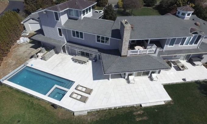 Lordship Maison | Amazing waterfront front next to lighthouse