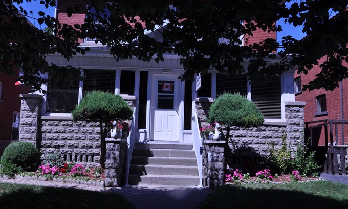 Stratford Maison | Ambassadeur B & B Guest Home