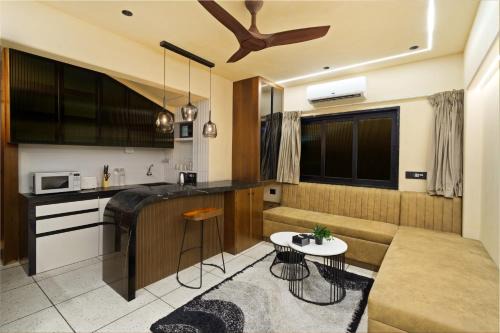 Pali Hill Appartement | Amber by The Bombay Home Company
