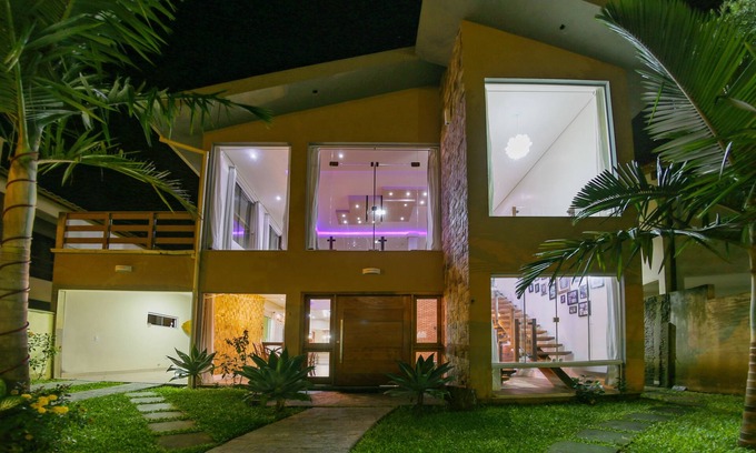 Barra de Ibiraquera Maison | American Style House