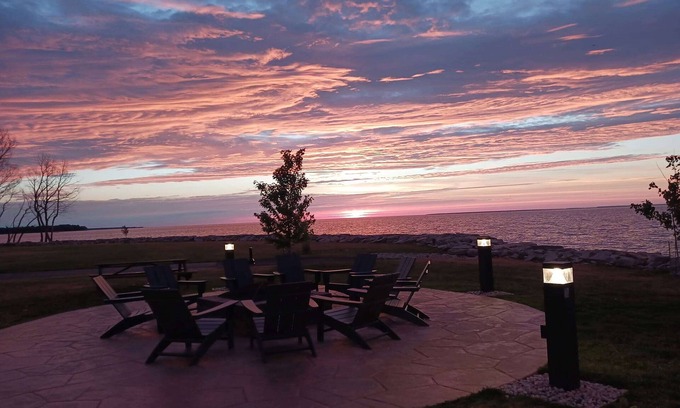 Menominee Hôtel | AmericInn by Wyndham Menominee