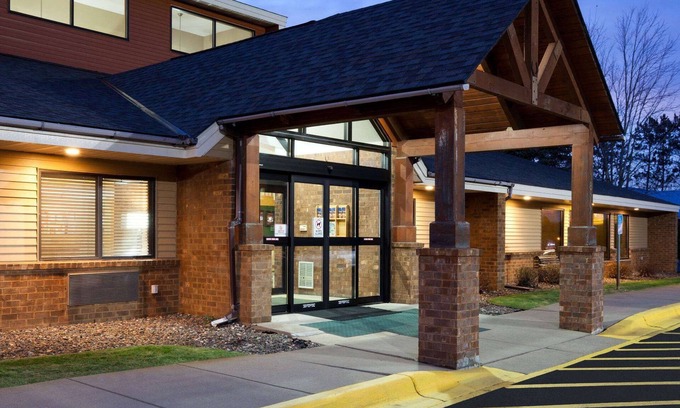 Mora Hôtel | AmericInn by Wyndham Mora