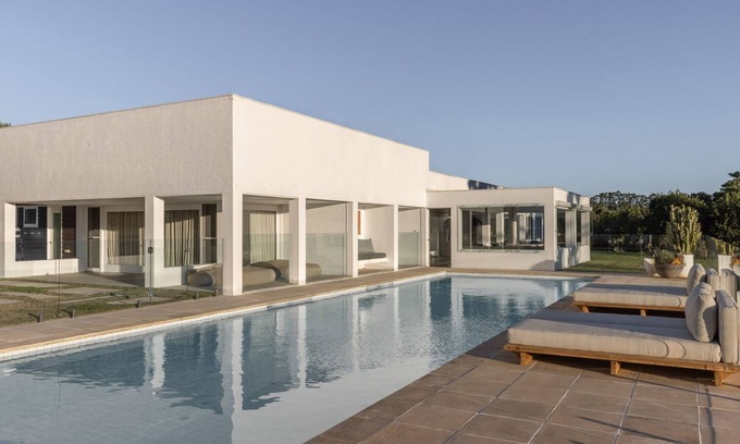 Federal Maison | Amileka - luxury 25 acre estate with pool