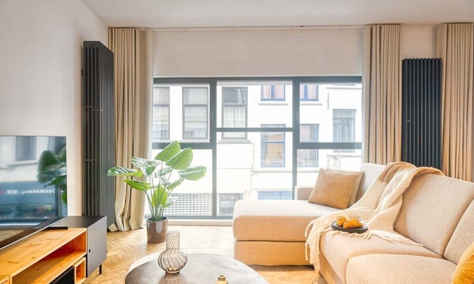 University District Appartement | Ample 2-BR Apt in Antwerp