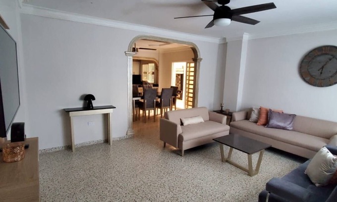 Barranquilla Maison | Ample 3-bedroom house with AC, WiFi in delightful Barranquilla
