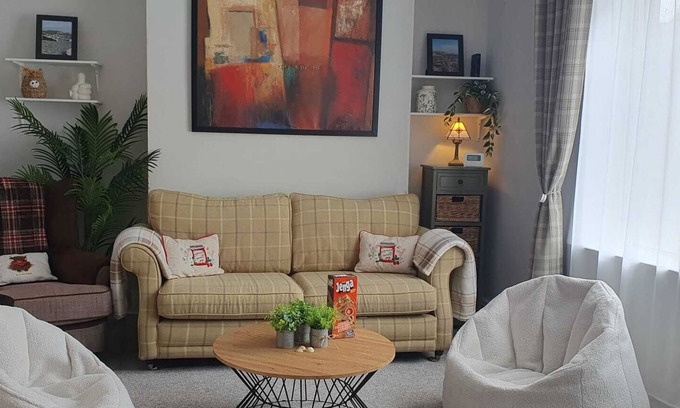 Stainburn Maison | Ample Town house nestled in the Lake District, Workington. Your home-from-home