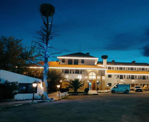 Azrou Hôtel | Amrouss touristic DarMaroc