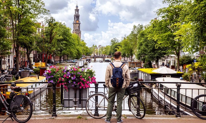 Amsterdam East Maison | AMSTERDAM TOWN HOUSE WITH PRIVATE GARDEN & PARKING