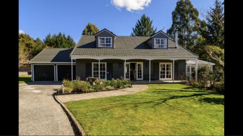 Springfield Maison | Amy's Forest City Villa