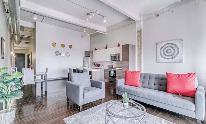 Downtown Dallas Appartement | Amyfinehouse |Modern 2BR Loft|Pool+Wifi+Desk+Valet
