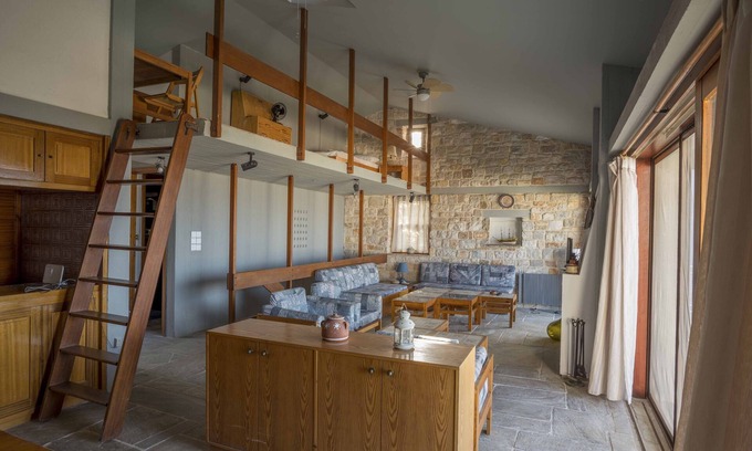 Anavyssos Villa | Une maison d'architecte en maçonnerie, Anavyssos, Attique, avec vue sur Aghios Nikolaos be