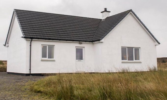 Caroy Maison | An Caladh by Interhome
