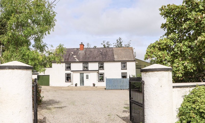 Adamstown Maison | AN GRIANAN, pet friendly, with open fire in Adamstown, County Wexford