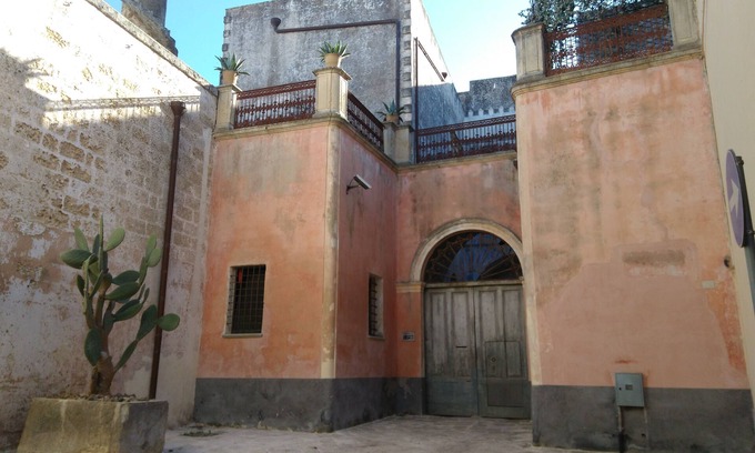 Gagliano del Capo Maison | An old castle by the sea