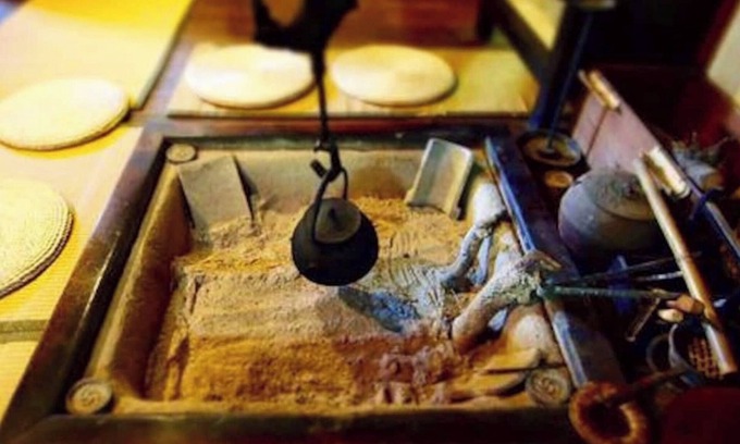 Ina Maison | An old folk house with a hearth in the forest 30 / Ina Nagano