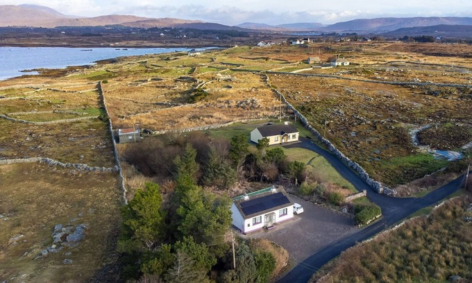 Connemara Maison | An Teachín Corcra offering peace and tranquility
