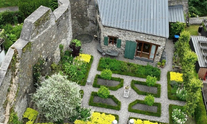 Morbach Maison | An unmistakable vacation in the shadow of Hunolstein Castle.