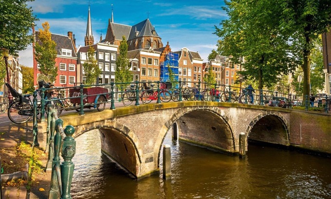 Amsterdam West Maison | AN URBAN RESIDENCE JUST 5 MINUTES FROM JORDAAN