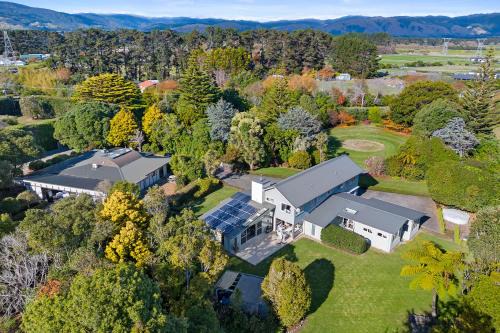 Otaki Cabine | Anam Cara Gardens luxury Villa Private bedrooms and ensuite bathrooms Sleeps 9