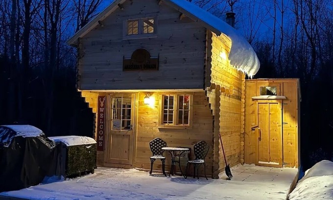 Alexandria Cabine | Anastasia’s Domain 4, Farm stay, off grid cabin in a beautiful forest!
