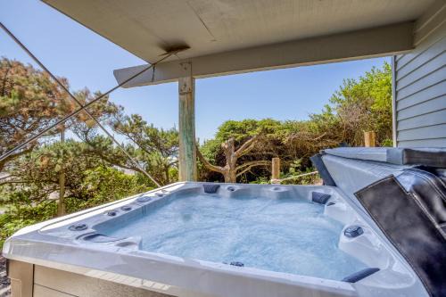 Lincoln City Maison | Anchor Blue