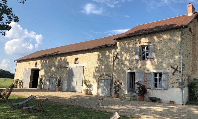 Saint-Julien-le-Vendomois Villa | Metairie du XVIII faisant face à la campagne du Périgord vert