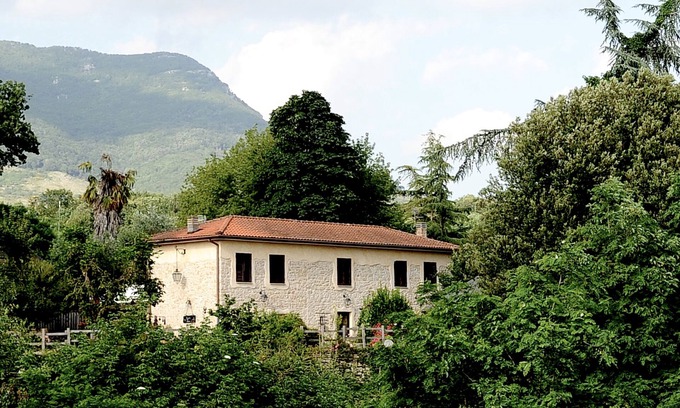 Sezze Maison | ANCIENT FARMHOUSE SURROUNDED BY GREENERY