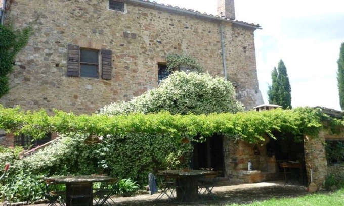 Murlo Maison | Ancienne ferme avec piscine 8-9 personnes près de Sienne adaptée aux familles ou aux groupes