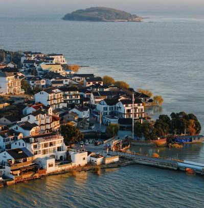 Wuzhong Maison | And stop at Taihu Lake Scenic Area