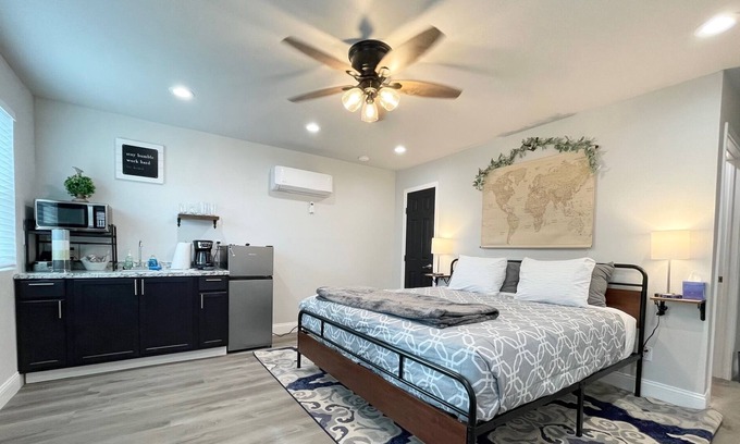 Johnson City Cottage | Anderson Cottage at Wrenwood Ranch, King Bed, Walking Distance to Winery