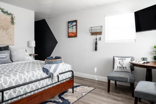 Johnson City Maison | Anderson Cottage at Wrenwood Ranch, King Bed, Walking Distance to the Winery