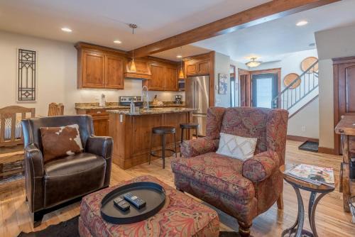 Ketchum Maison | Andora Villa Condo 102