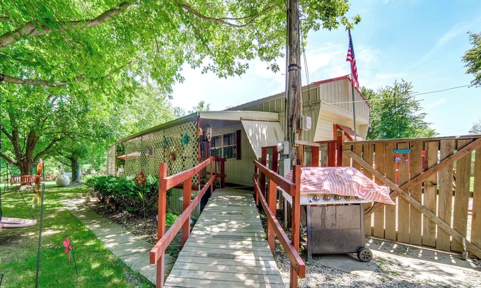Westford Maison | Andover Home Near State Park w/ Patio & Yard!