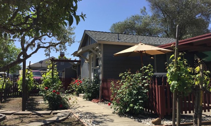 Sonoma Maison | Andrea's Hidden Cottage