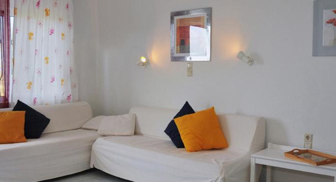 Pyrgos Psilonerou Appartement | Andys-Gardens Villas