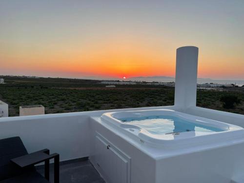 Kamari Villa | Anemi Vine Villas