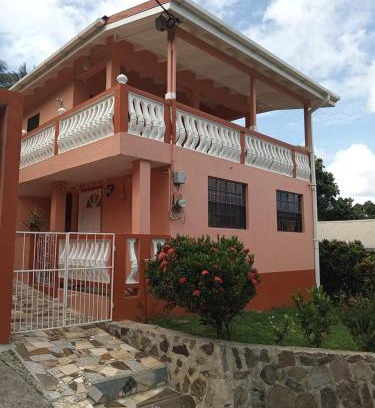Castries Appartement | Angie's Cove, modern get-away overlooking Castries